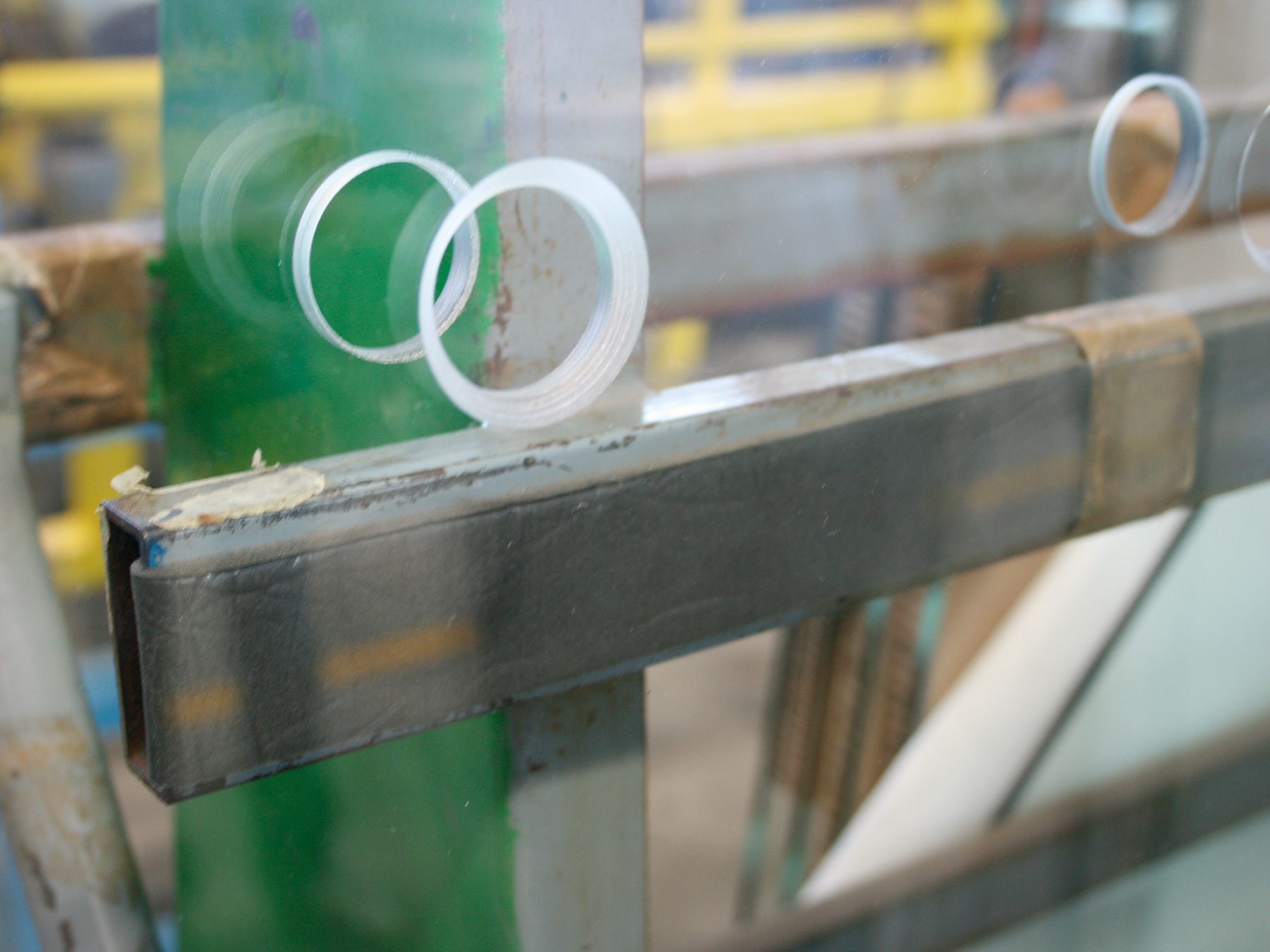 Foratura vetro - Lavorazioni del vetro Union Glass