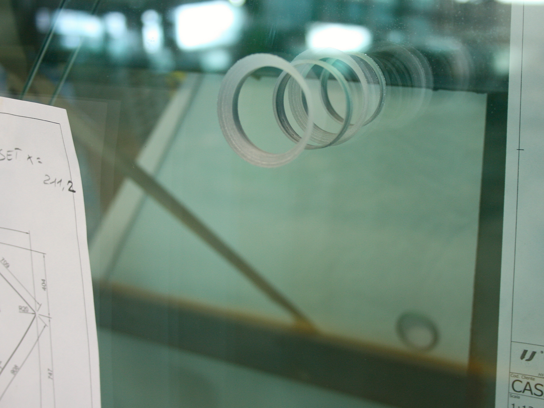 Foratura vetro - Lavorazioni del vetro Union Glass