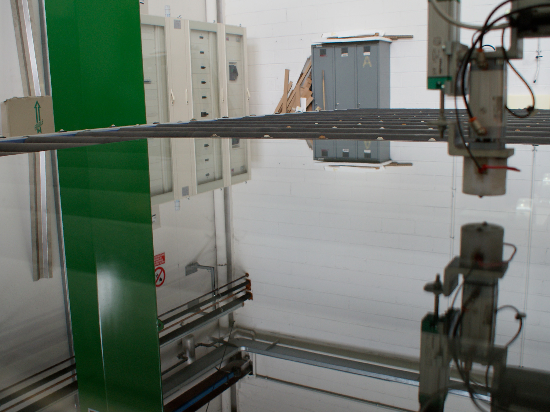 Taglio vetro su misura - Lavorazione del vetro Union Glass