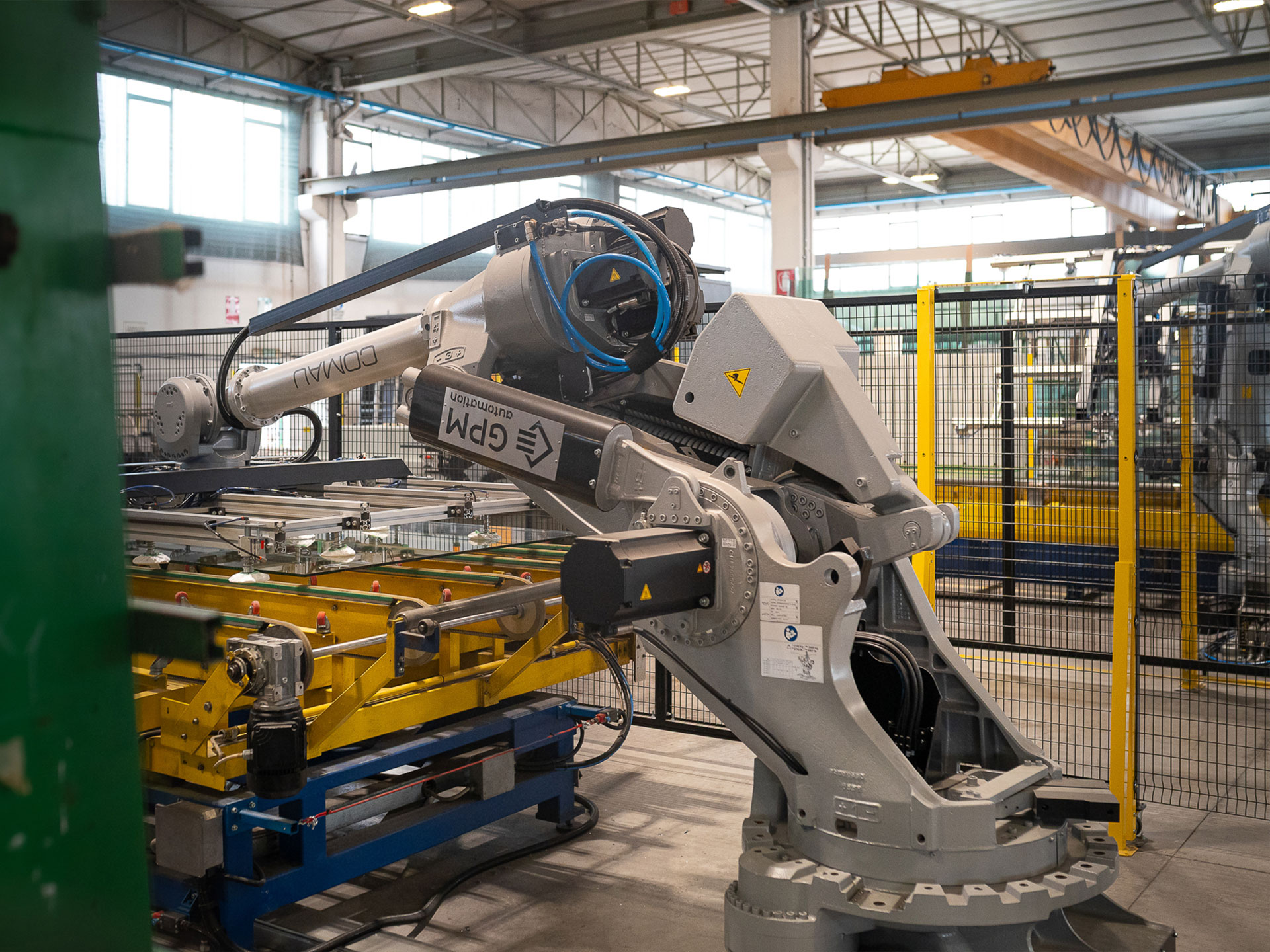 Dettaglio linea di produzione automatizzata per la Molatura Vetro